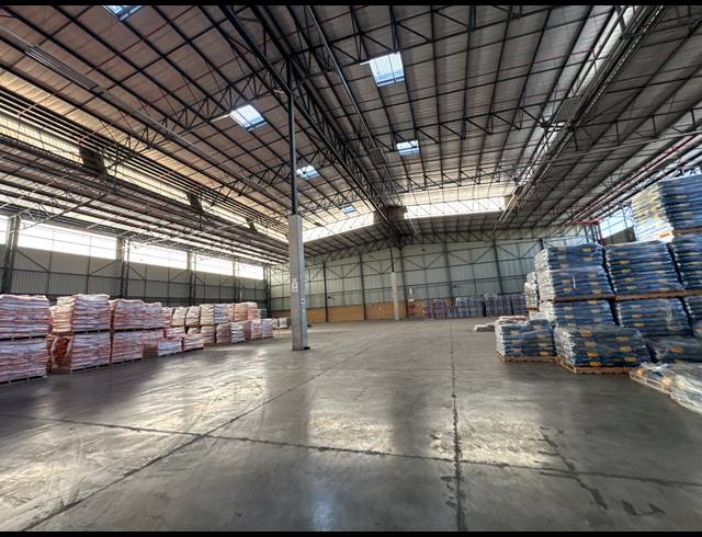 5,860M² WAREHOUSE TO LET IN GOSFORTH PARK